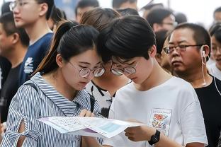 凯塞多本场数据：3次犯规全场最多，吃到1张黄牌，贡献2解围4抢断